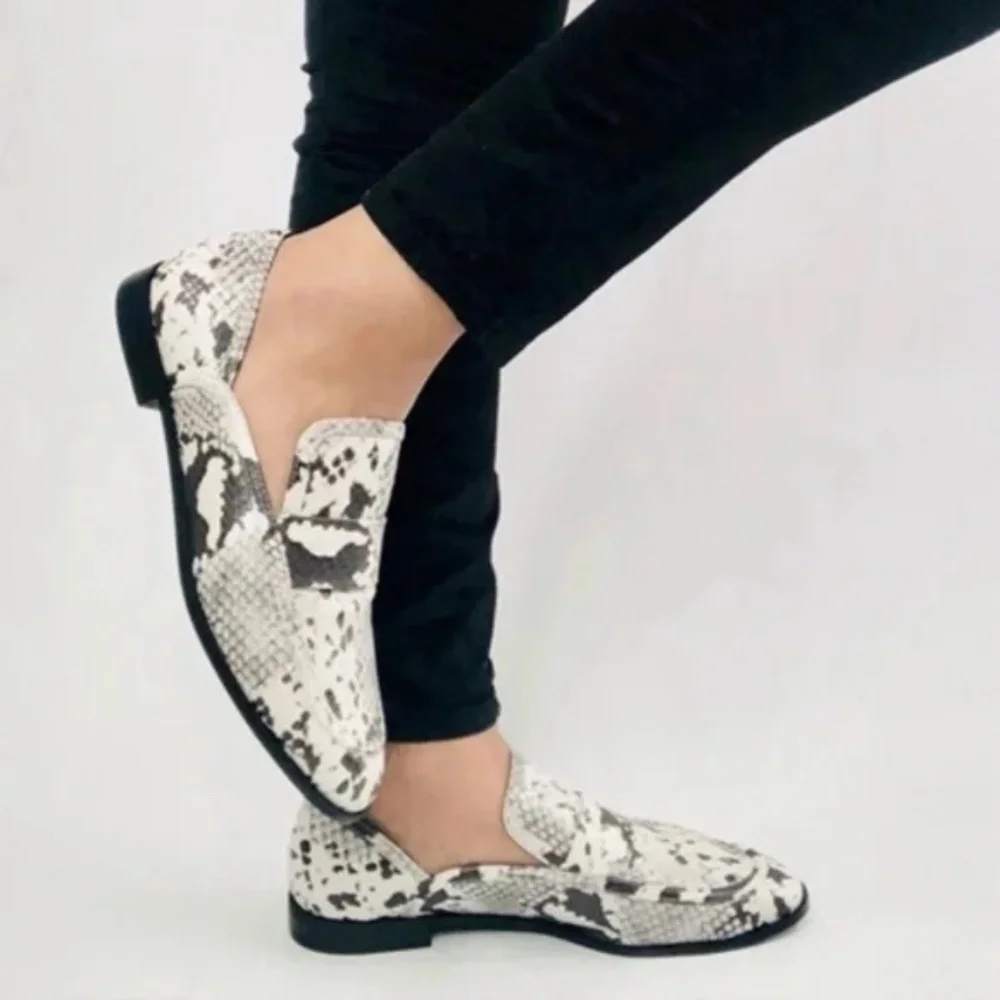 Zara Snake Embossed Loafers - Picture 2 of 12